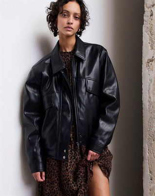 Julien Jakke - Black